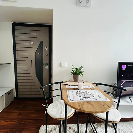 Reina Center 2 דירה *